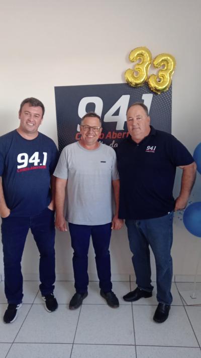 Campo Abeto FM estÃ¡ com programaÃ§Ã£o especial dos 33 anos